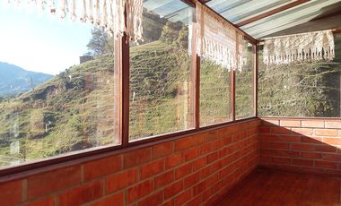 PR20755 Casa independiente en venta en el sector La Fe