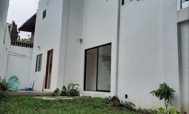 Elegant 2 Storey House and Lot For Sale in Project 4 QC with 1 Car Garage and 3 Bedrooms. PH2656