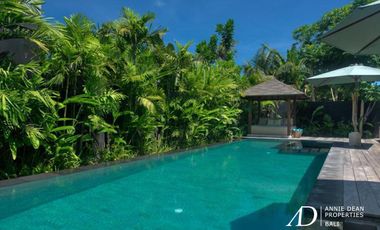 FREEHOLD TROPICAL VILLA 100M FROM THE BEACH IN JIMBARAN