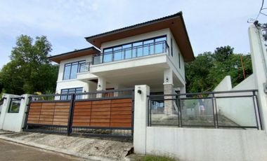 House and Lot For Sale in Antipolo with 5 Bedrooms and 2 Car Garage PH2369