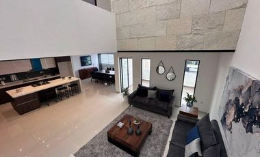 Estrena casa en venta en Lomas de Juriquilla 4 recàmaras terraza balcòn jardìn VL-23-3225