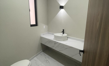 Hermosa Casa ZONA ESMERALDA