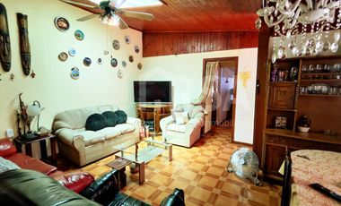 LINDA CASA DE 5 DORMITORIOS EN PASAJE TRANQUILO Y SEGURO, COMUNA DE SAN JOAQUÍN