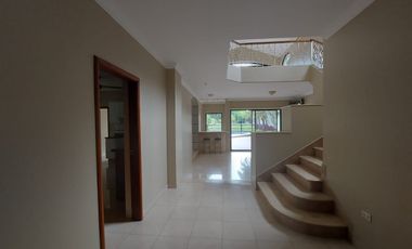 Via La Costa, Renta de Linda Casa 3 Dorm con Piscina, Jacuzzi Vista Al Lago