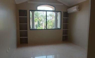 Via La Costa, Renta de Linda Casa 3 Dorm con Piscina, Jacuzzi Vista Al Lago