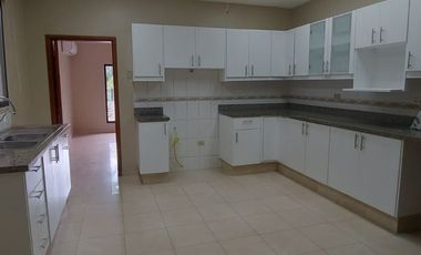 Via La Costa, Renta de Linda Casa 3 Dorm con Piscina, Jacuzzi Vista Al Lago