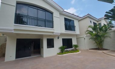 Via La Costa, Renta de Linda Casa 3 Dorm con Piscina, Jacuzzi Vista Al Lago