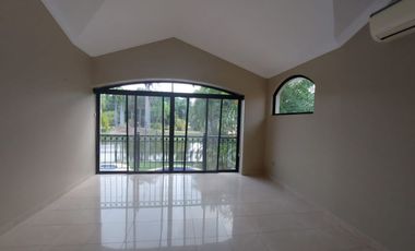 Via La Costa, Renta de Linda Casa 3 Dorm con Piscina, Jacuzzi Vista Al Lago