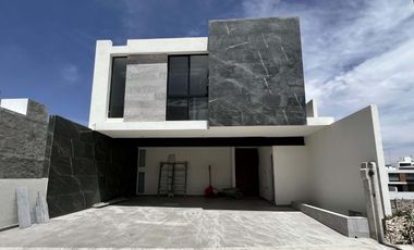 Casa en Venta en Lomas de Chapultepec con 280m2 de terreno