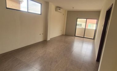 Departamento en Alquiler en Los Ceibos, 2 Habitaciones, 2 Baños, Balcón,  Norte de Guayaquil.