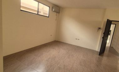 Departamento en Alquiler en Los Ceibos, 2 Habitaciones, 2 Baños, Balcón,  Norte de Guayaquil.