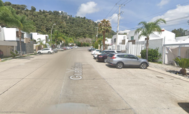 ¡¡REMATE!! ¡¡HERMOSA CASA EN UNA DE LAS MEJORES ZONAS DEL ESTADO DE JALISCO!!