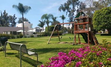 MAGNIFICA CASA EN VENTA EN  ARBOLADA BOSQUES DE SANTA ANITA