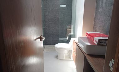 MAGNIFICA CASA EN VENTA EN  ARBOLADA BOSQUES DE SANTA ANITA