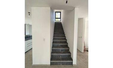 VENTA DE CASA EN VILLAROBLES - POSITIVE HOUSE XI