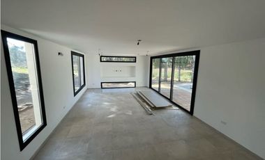 VENTA DE CASA EN VILLAROBLES - POSITIVE HOUSE XI