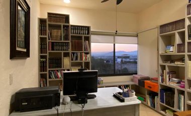 Casa en venta en fraccionamiento Burgos