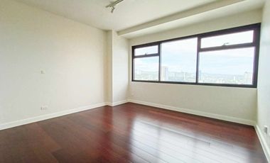 FOR SALE: 1BR UNIT IN ALCOVES WITH PARKING. ON TOP OF AYALA MALL CEBU.