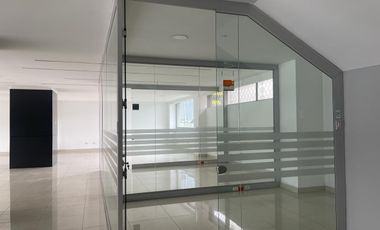 RENTA DE LOCAL COMERCIAL 1700M2 EN LA 10 DE AGOSTO