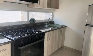 Casa en renta dos niveles en residencial la vida