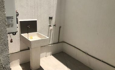 Casa en renta dos niveles en residencial la vida