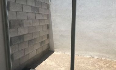 Casa en renta dos niveles en residencial la vida