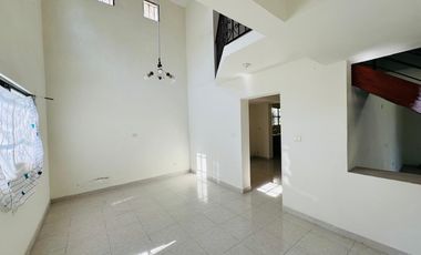 CASA EN VENTA TRES RECAMARAS Y CUARTO DE SERVICIO COATEPEC VERACRUZ