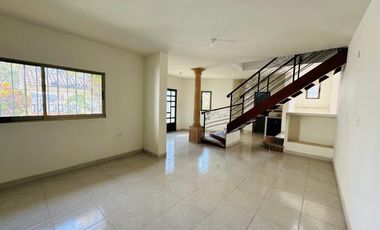 CASA EN VENTA TRES RECAMARAS Y CUARTO DE SERVICIO COATEPEC VERACRUZ
