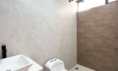 Venta de casa de 4 habitaciones al sur de Loja