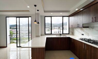 Venta de casa de 4 habitaciones al sur de Loja