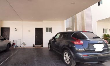 Vendo Casa en Residencial Bosques. Como Nueva