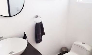 Vendo Casa en Residencial Bosques. Como Nueva