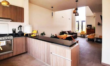 Vendo Casa en Residencial Bosques. Como Nueva