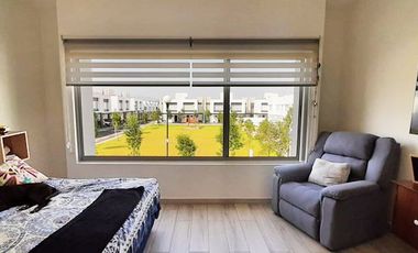 Vendo Casa en Residencial Bosques. Como Nueva