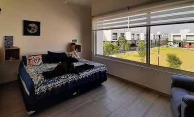 Vendo Casa en Residencial Bosques. Como Nueva