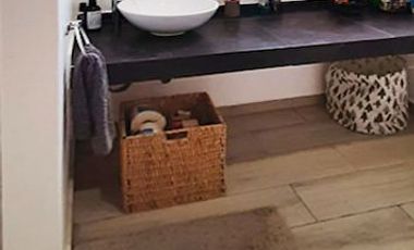 Vendo Casa en Residencial Bosques. Como Nueva