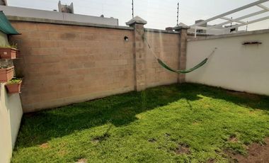Vendo Casa en Residencial Bosques. Como Nueva