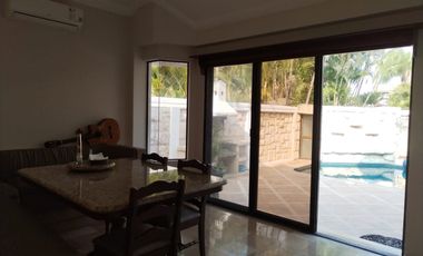 Casa en Urbanización El Rio - Vía Samborondón