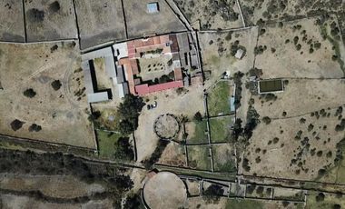 # Casco de Hacienda con Terreno en 420 Has en El Estado de Hidalgo.
