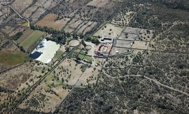 # Casco de Hacienda con Terreno en 420 Has en El Estado de Hidalgo.