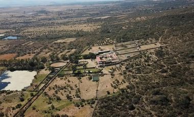 # Casco de Hacienda con Terreno en 420 Has en El Estado de Hidalgo.