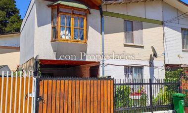 Leon Propiedades vende casa en villa, en Curacavi centro.