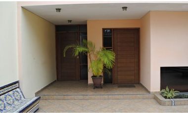 Ocasión Venta Casa Gardenias  remodelada fte/parque 252At remodelada  $.504,000 a tratar
