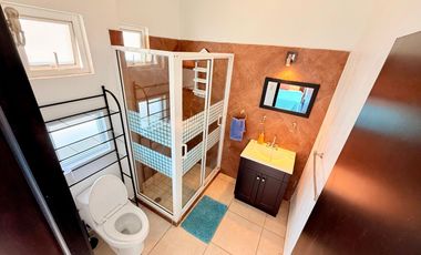 RENTA de bonita CASA ÁNGELES con alberca y jacuzzi climatizados; con vistas panorámicas con enorme jardín en Fracc Rancho San Diego en Ixtapan de la S