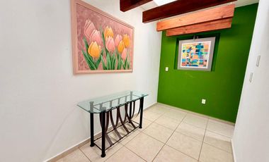 RENTA de bonita CASA ÁNGELES con alberca y jacuzzi climatizados; con vistas panorámicas con enorme jardín en Fracc Rancho San Diego en Ixtapan de la S