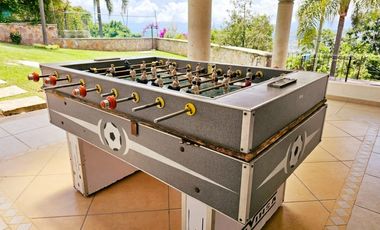 RENTA de bonita CASA ÁNGELES con alberca y jacuzzi climatizados; con vistas panorámicas con enorme jardín en Fracc Rancho San Diego en Ixtapan de la S