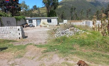 Venta de terreno en Otavalo sector Gualavi por San Pablo del Lago, 810 m2
