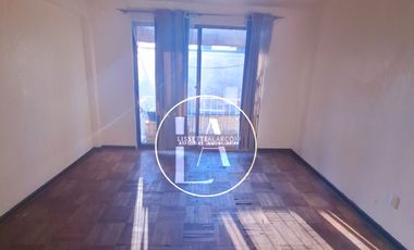 Departamento en venta 2° piso Manuel de Amat 3 dormitorios 1 baño $ 80.000.000