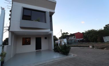 2 Storey Townhouse with 3 Bedrooms For Sale near SM Masinag and Marikina (PH2859)
