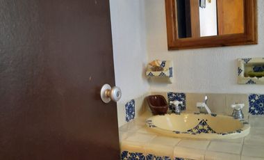 SE VENDE CASA EN CLUB DE GOLF CON BUNGALOW